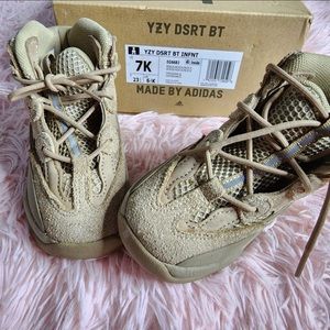 YEZZY DSRT BT ORIGINALS USED LIKE NEW🔥 KIDS ORIGINALS